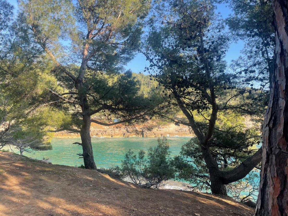 Retreat Apartments With Free Parking Pola Esterno foto
