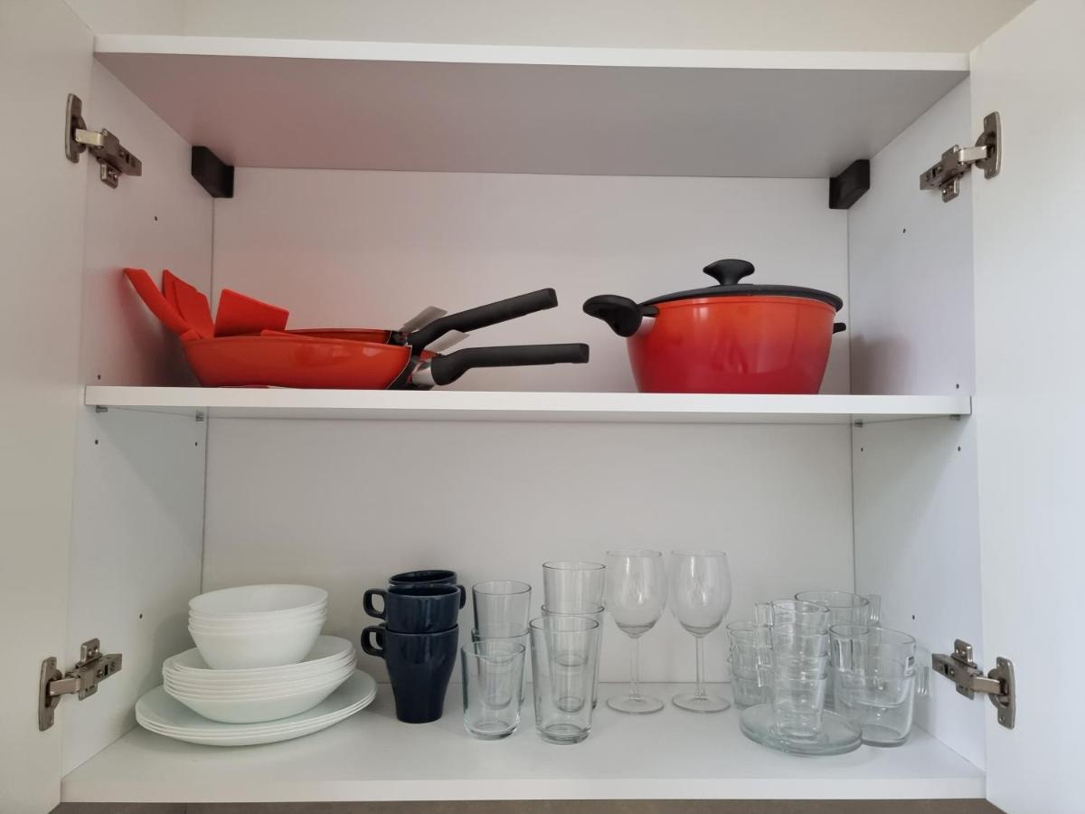 Retreat Apartments With Free Parking Pola Esterno foto